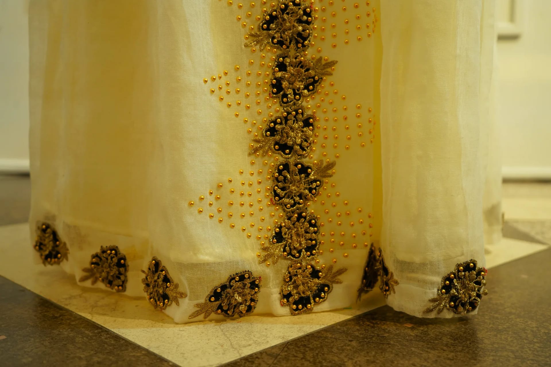 Kemis, Shemiz, Habesha Kemis, Hand woven cotton fabric, Detail — Shib Shib Shop