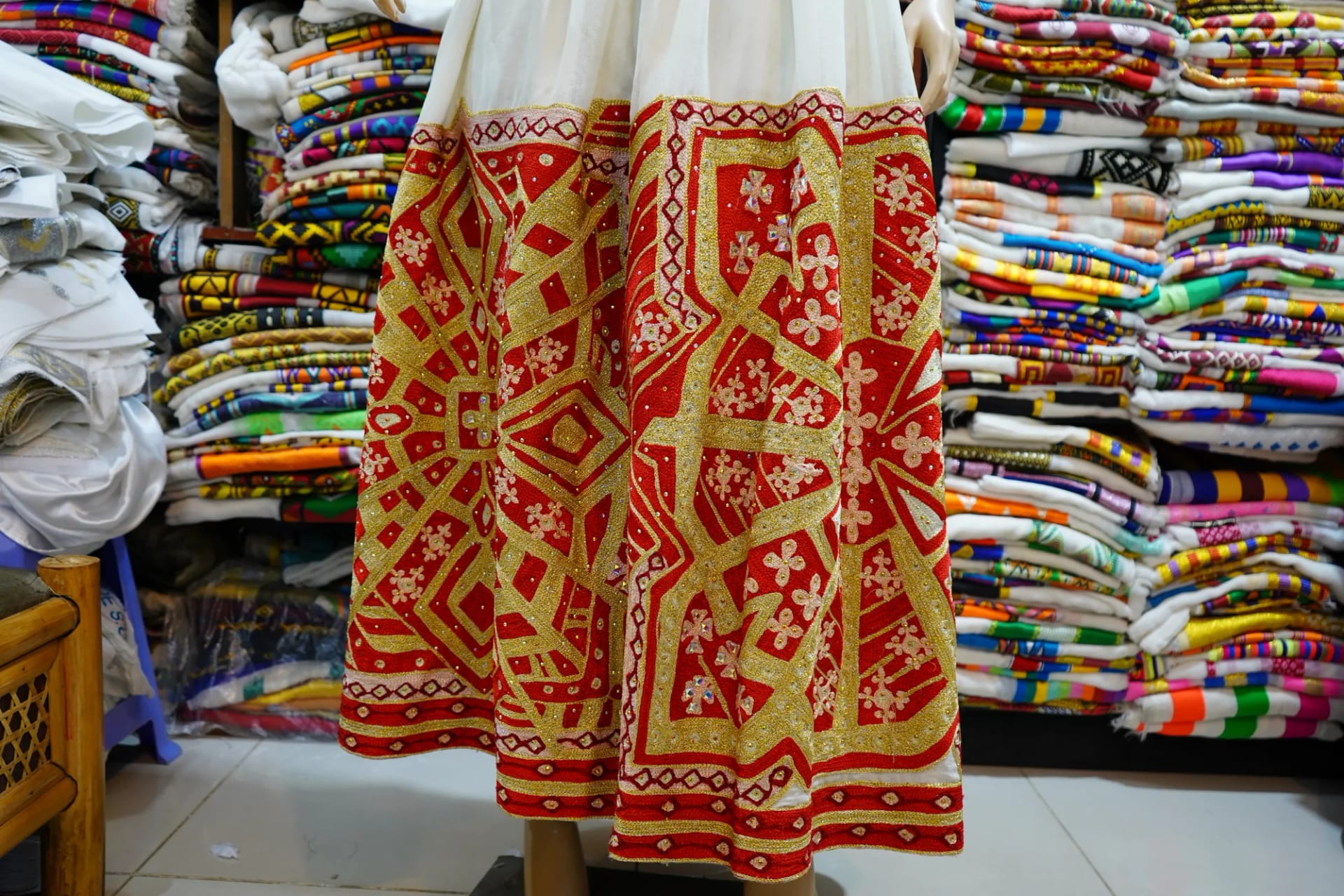 Habesha kemis, Detail — Mamo Habesha
