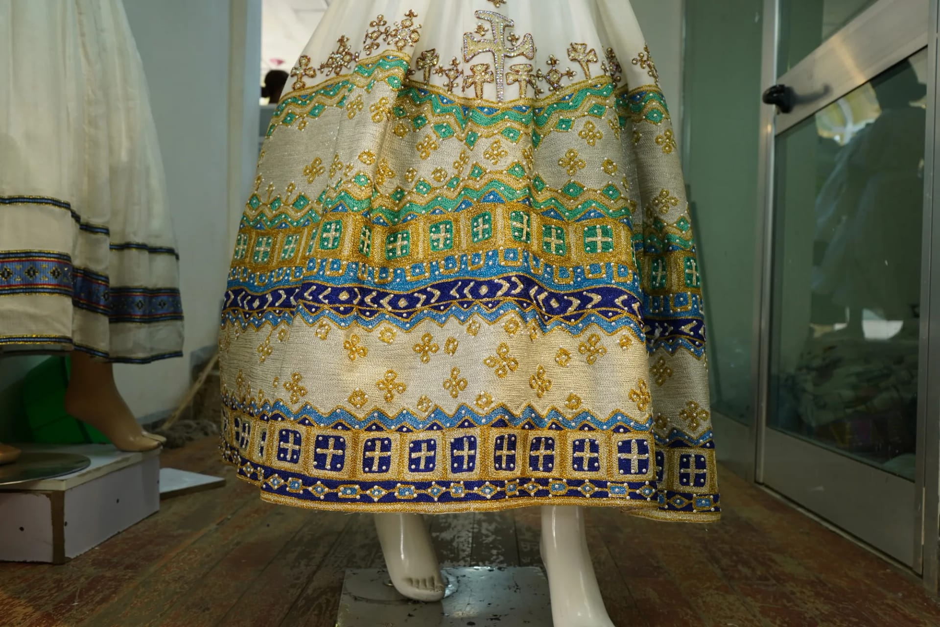 Hand made Weeding Tibeb Kemis, Habesha Kemis, Menen fabric/Cotton wool fabric, Detail — Selina Design