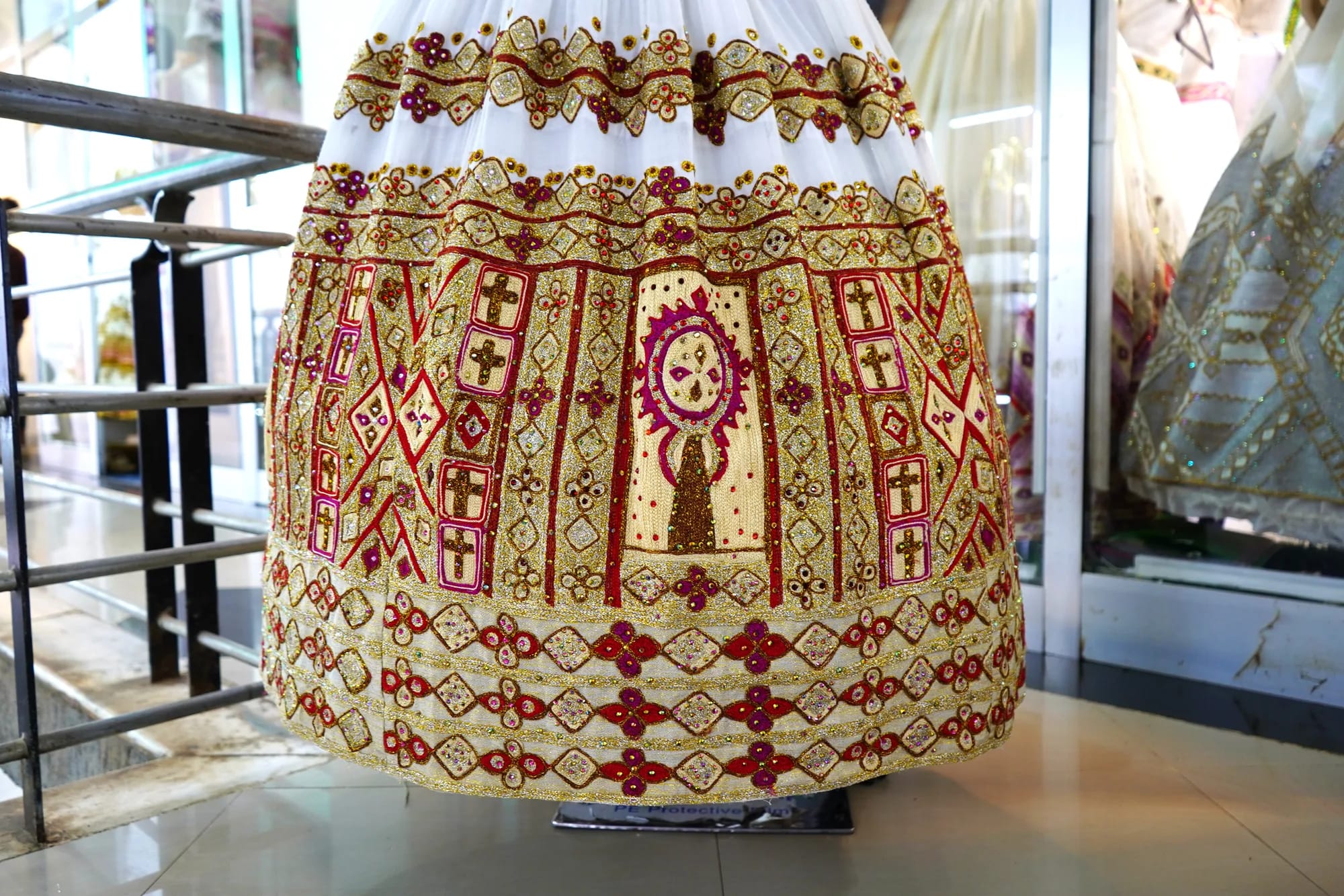 Hand made habesha tibeb suite for weeding, Habesha Kemis, Menen, Cotton wool fabric, Detail — Tsehay Tibeb