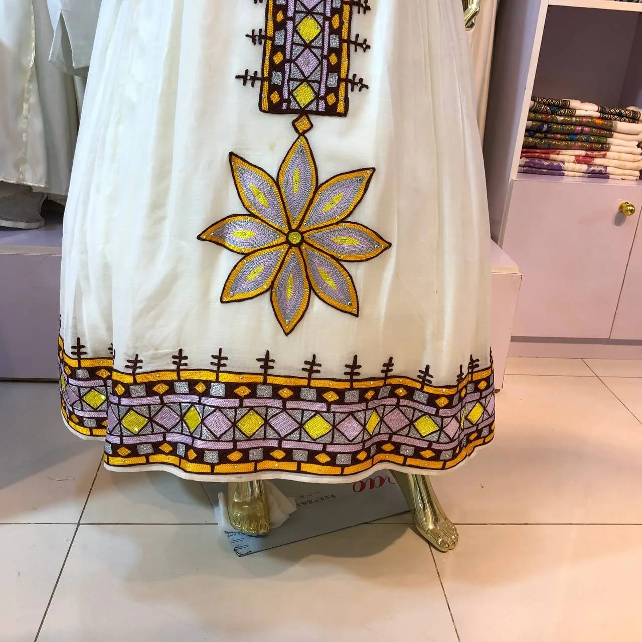 Traditional Ethiopian Habesha Kemis with Classic Gold Tibeb, menen ,Saba fabric, Detail — Halleluya Tibeb